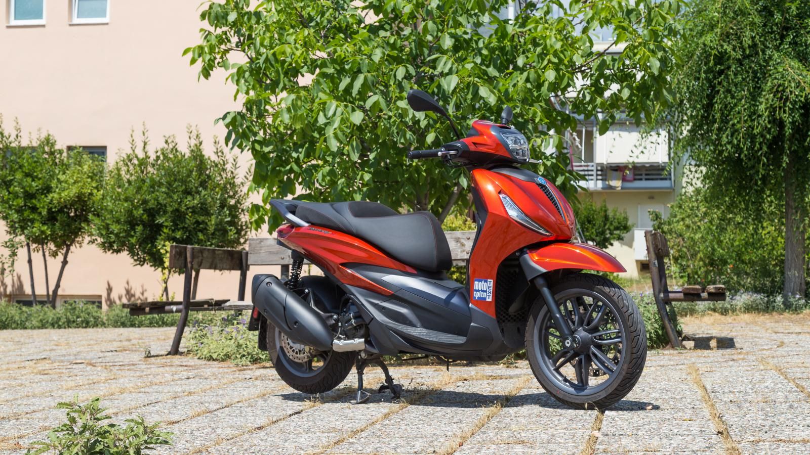 Test Piaggio Beverly 300 S: Νέα σχεδίαση, ίδια επιτυχία!